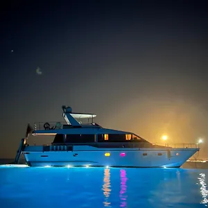 Riti Yacht Botel