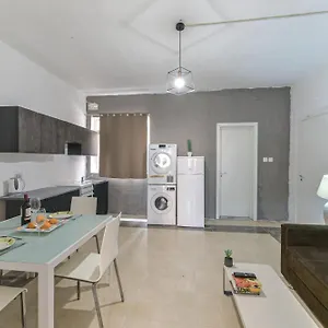  Appartamento New 1 Bedroom In Centre With Terrace And Views